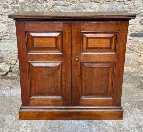 fig 1. Georgian Oak Cupboard