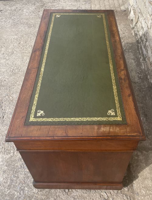 fig 1. Victorian Mahogany Pedestal Desk