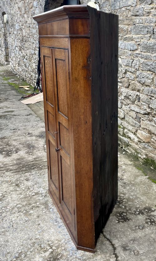 GEORGIAN OAK FLOOR STANDING CORNER CUPBOARD - ADDITIONAL PHOTO 5