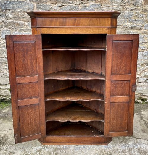 GEORGIAN OAK FLOOR STANDING CORNER CUPBOARD - ADDITIONAL PHOTO 11