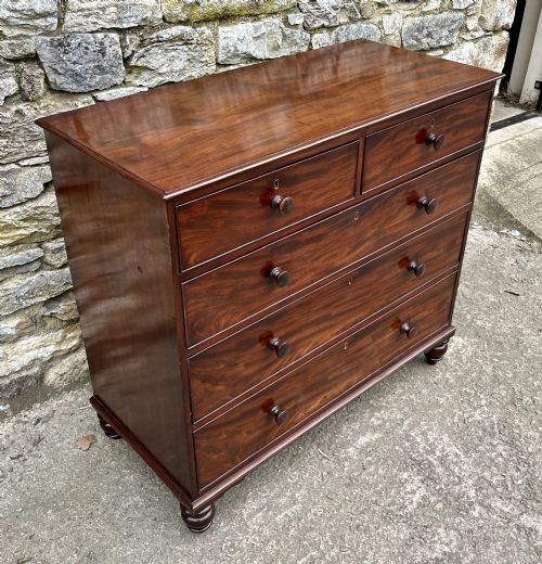 fig 1. Victorian Mahogany Chest of Drawers
