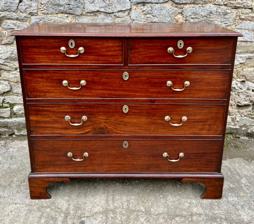 Georgian Mahogany Chest of Drawers