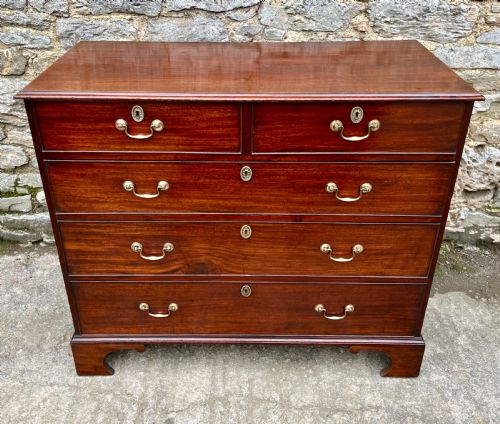 fig 1. Georgian Mahogany Chest of Drawers