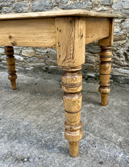 fig 2. Victorian Pine Farmhouse Table