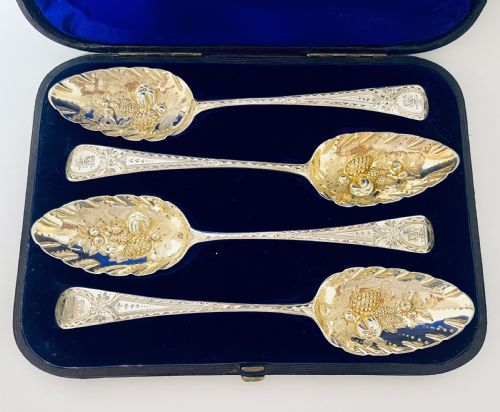 fig 2. 4 x Georgian Silver Berry Spoons