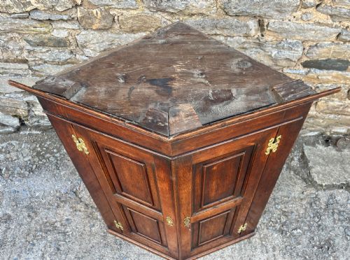 GEORGIAN OAK HANGING CORNER CUPBOARD - ADDITIONAL PHOTO 5