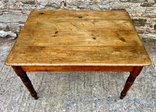 fig 2. Victorian Pine Farmhouse Table