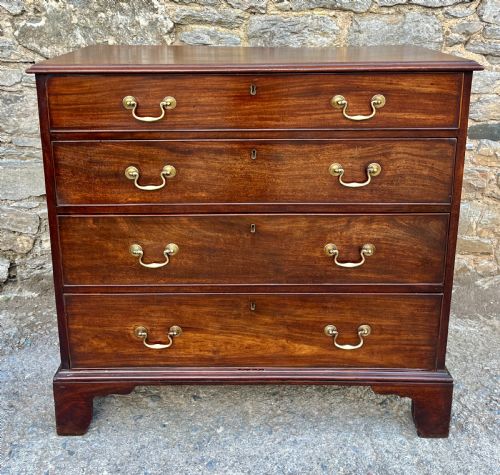 fig 1. Georgian Mahogany Chest of Drawers