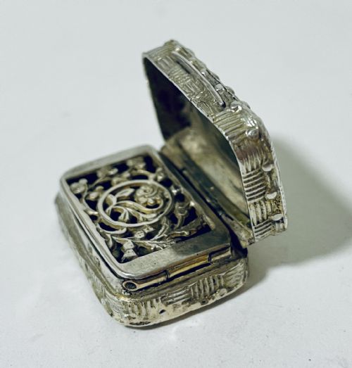 fig 1. Georgian Silver Vinaigrette