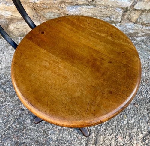 fig 2. Original Singer Factory Machinist’s Chair