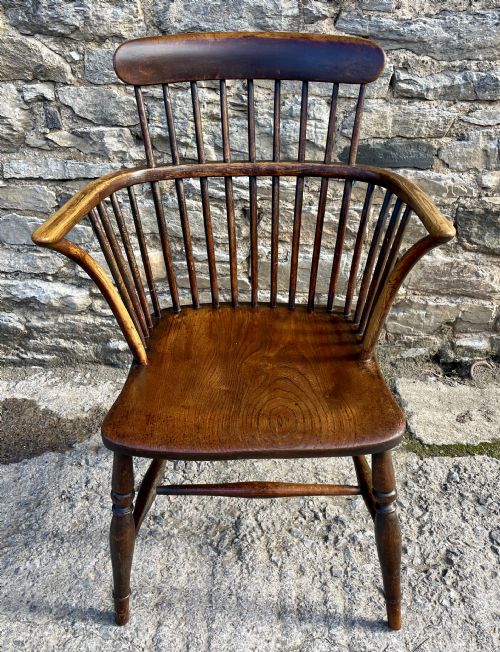 Early Victorian Elm Seated Comb Back Windsor Chair