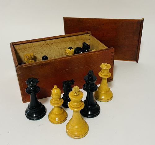 Staunton Pattern Chess Set
