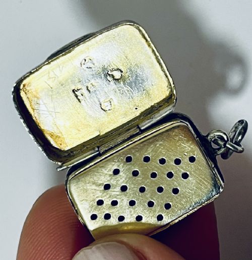 fig 2. Georgian Silver Vinaigrette