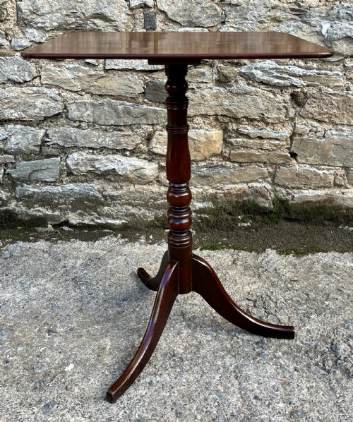 fig 1. Regency Mahogany Wine Table