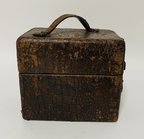 fig 3. Peter Pan Portable Picnic Gramophone