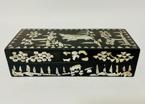 Antique Chinese Mother of Pearl Inlaid Box
