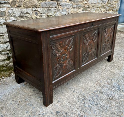 18TH CENTURY OAK PANELLED COFFER - ADDITIONAL PHOTO 4