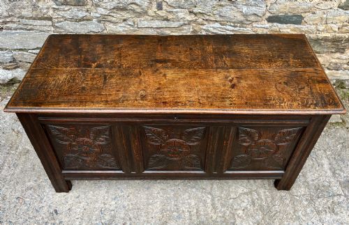 18TH CENTURY OAK PANELLED COFFER - ADDITIONAL PHOTO 5