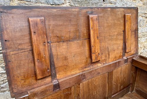 18TH CENTURY OAK PANELLED COFFER - ADDITIONAL PHOTO 8
