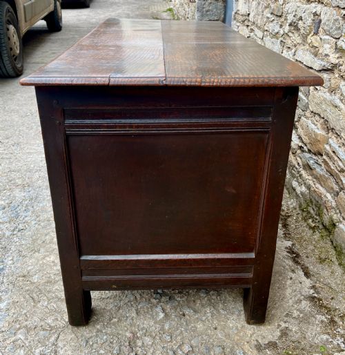 18TH CENTURY OAK PANELLED COFFER - ADDITIONAL PHOTO 10