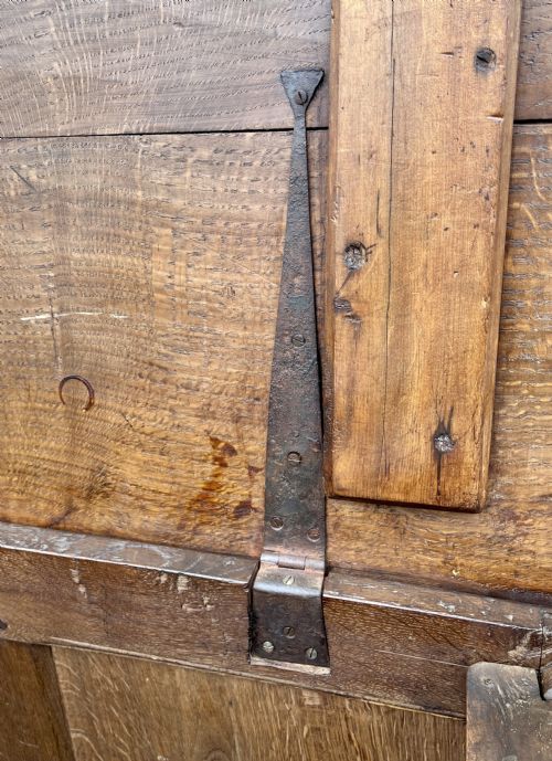 18TH CENTURY OAK PANELLED COFFER - ADDITIONAL PHOTO 16