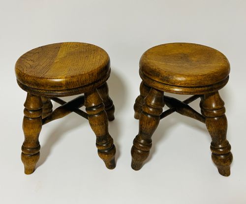 PAIR OF SMALL ANTIQUE OAK STOOLS - ADDITIONAL PHOTO 1