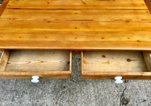 LARGE VICTORIAN PINE FARMHOUSE TABLE - ADDITIONAL PHOTO 5