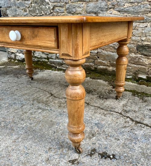 LARGE VICTORIAN PINE FARMHOUSE TABLE - ADDITIONAL PHOTO 6