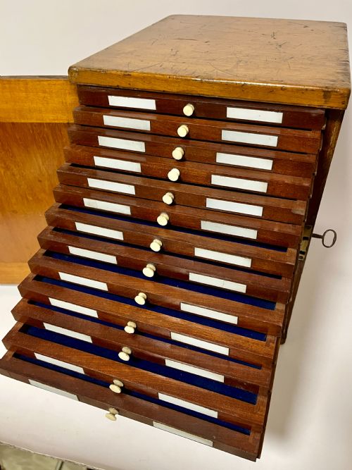 ANTIQUE MICROSCOPE SLIDE CABINET - ADDITIONAL PHOTO 3