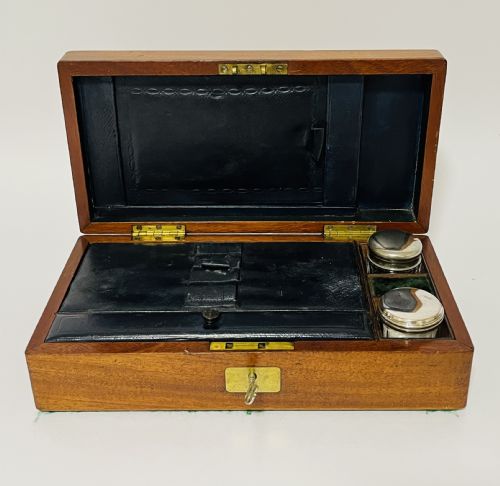 VICTORIAN MAHOGANY GENTLEMAN'S VANITY BOX