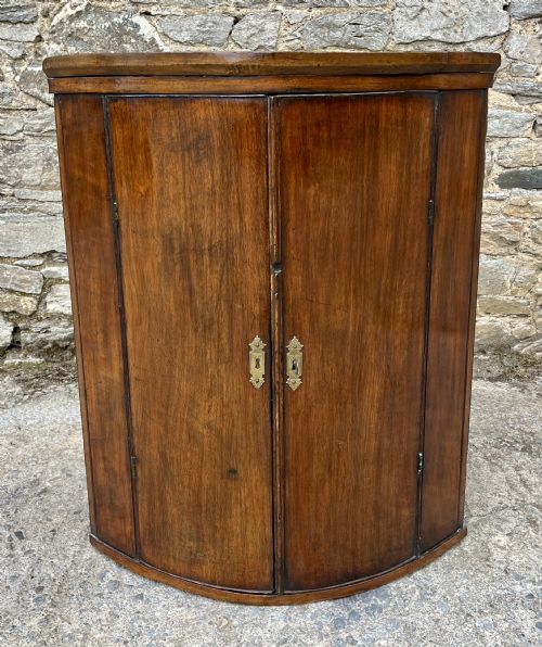 GEORGIAN MAHOGANY HANGING CORNER CUPBOARD