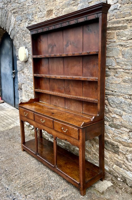GEORGIAN OAK POTBOARD DRESSER - ADDITIONAL PHOTO 3
