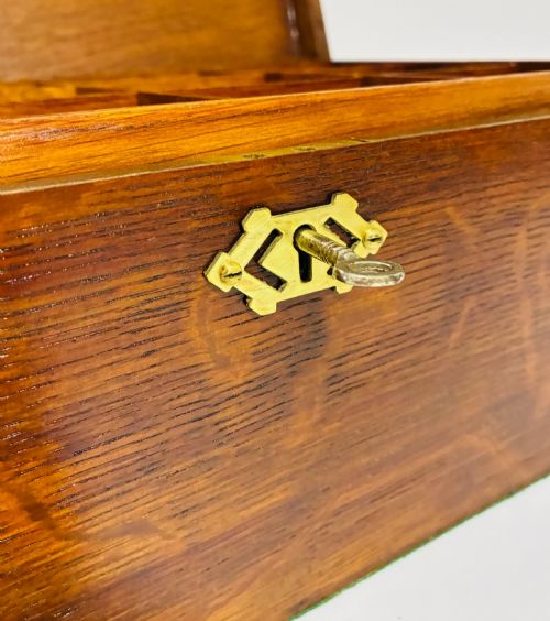 ANTIQUE OAK COLLECTOR'S BOX - ADDITIONAL PHOTO 4