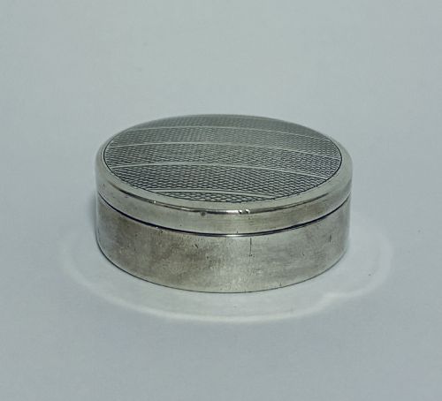 antique silver pill box - CATEGORY: ANTIQUE SILVER - DATED 1920
