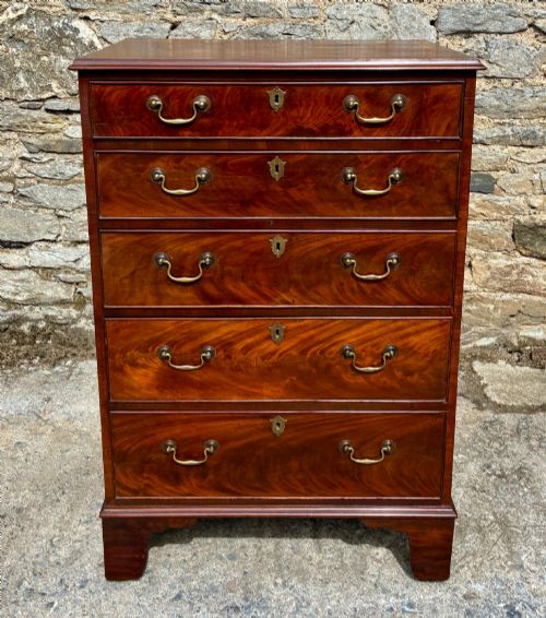Georgian Mahogany Chest of Drawers
