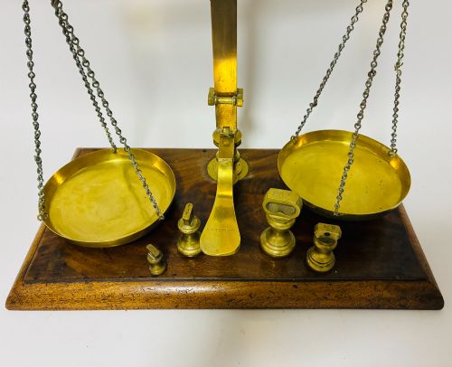 fig 1. Large Antique W&T Avery Scales
