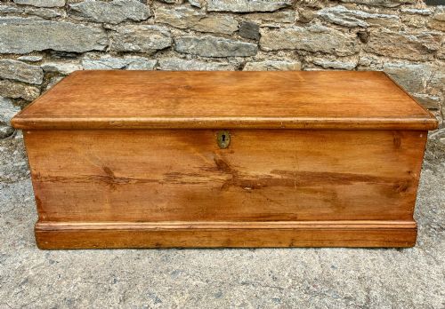 ANTIQUE PINE BLANKET BOX