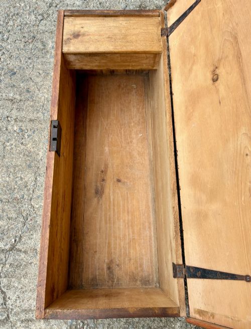 ANTIQUE PINE BLANKET BOX - ADDITIONAL PHOTO 5