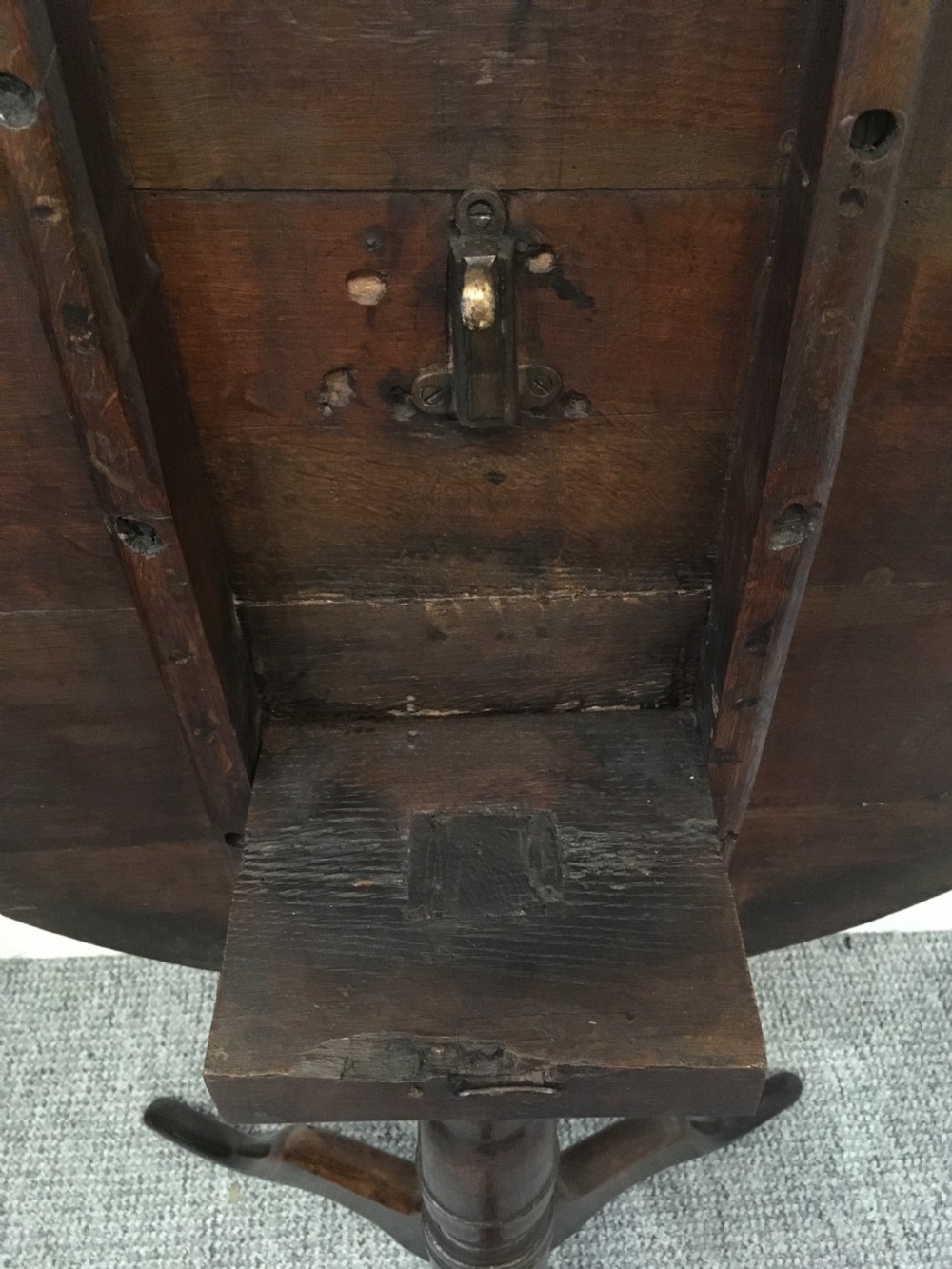 Antique Georgian Oak Tilt Top Occasional Table on Tripod Base View XI