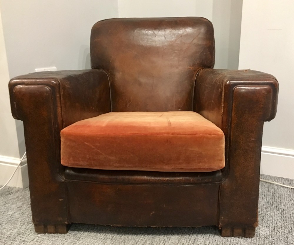 Large Antique 1920s English Leather Club Chair View III