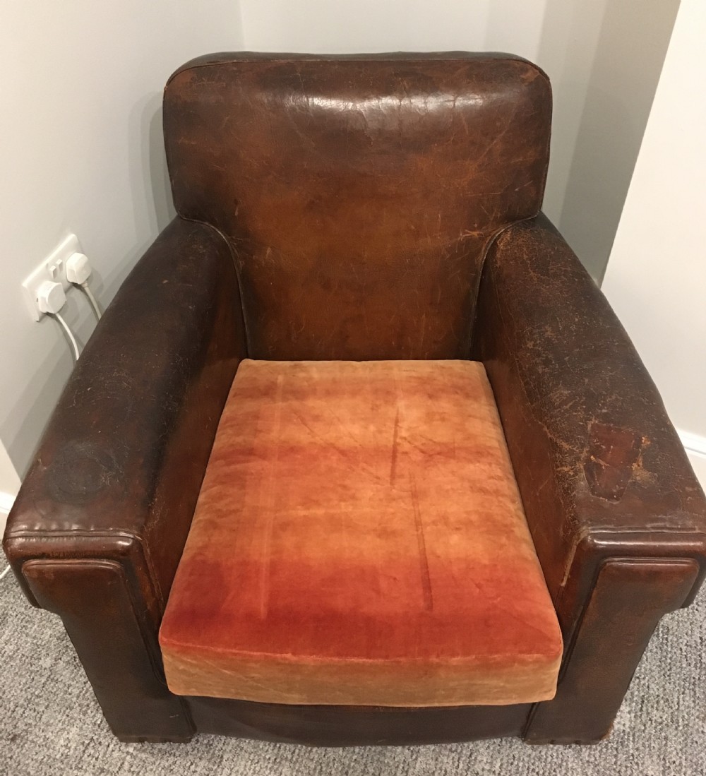 Large Antique 1920s English Leather Club Chair View IV