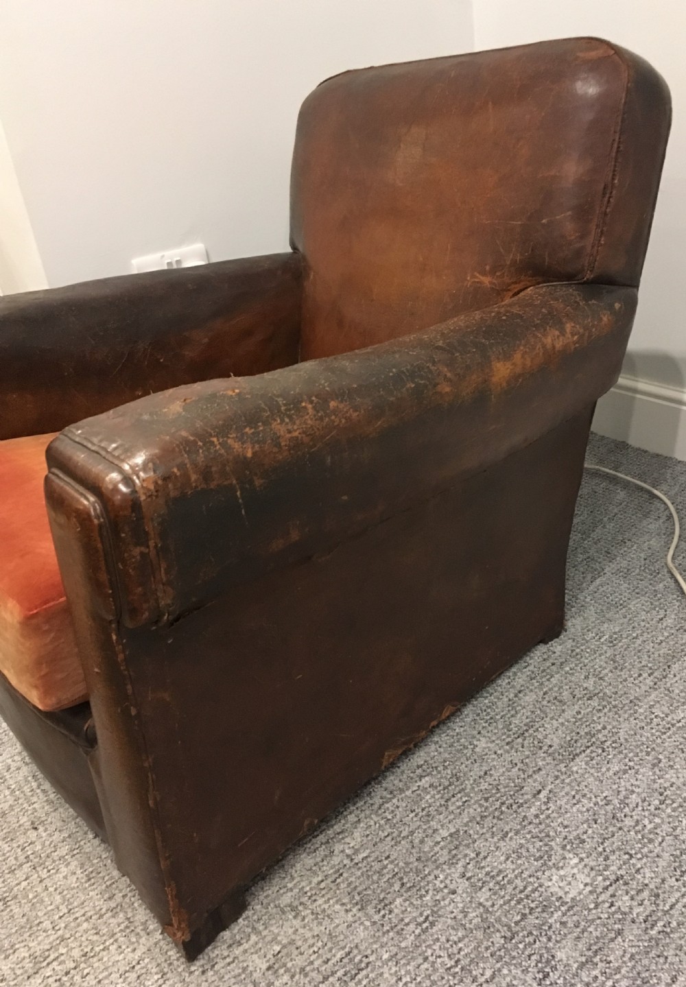 Large Antique 1920s English Leather Club Chair View VIII