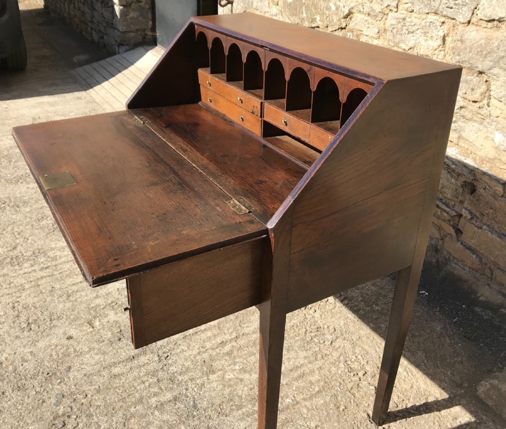 Georgian Country Oak Bureau View V
