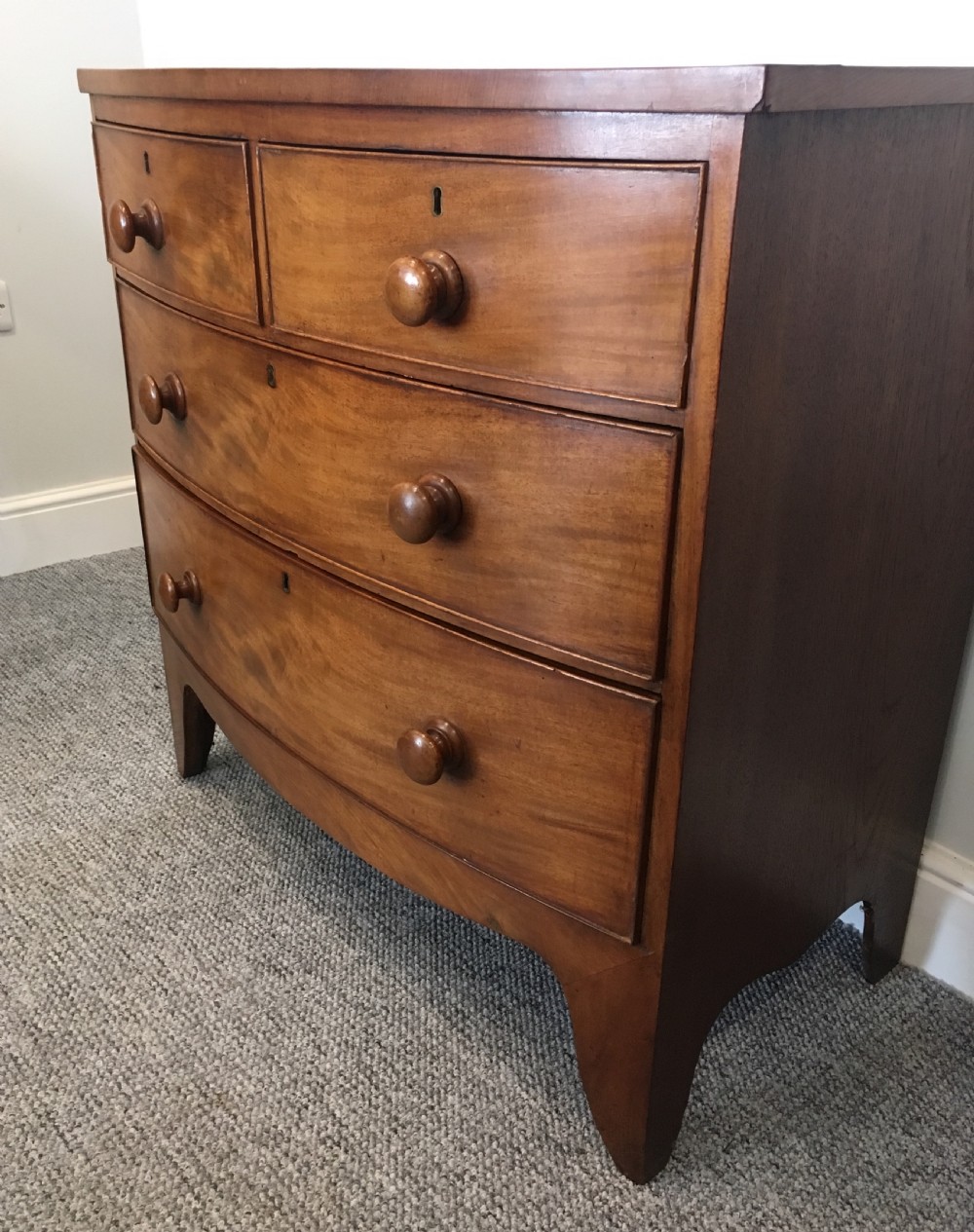 Small Georgian Mahogany Bow Front Chest of Drawers View VII