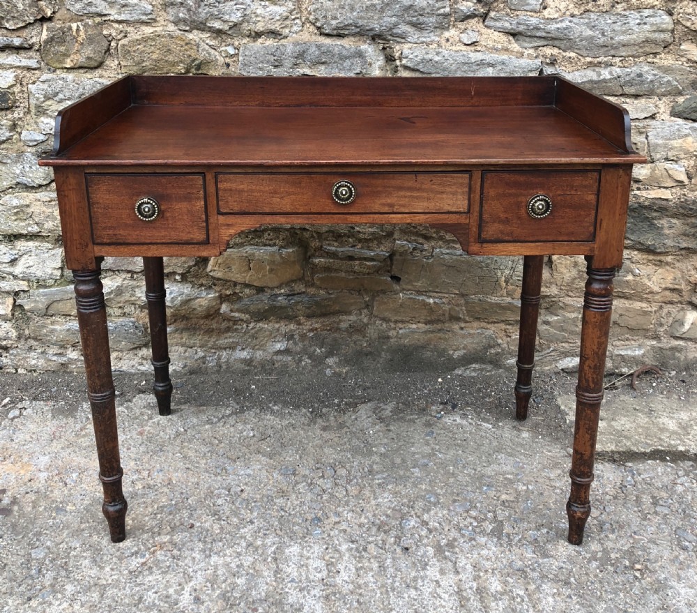 Antique Georgian Mahogany Side Table 