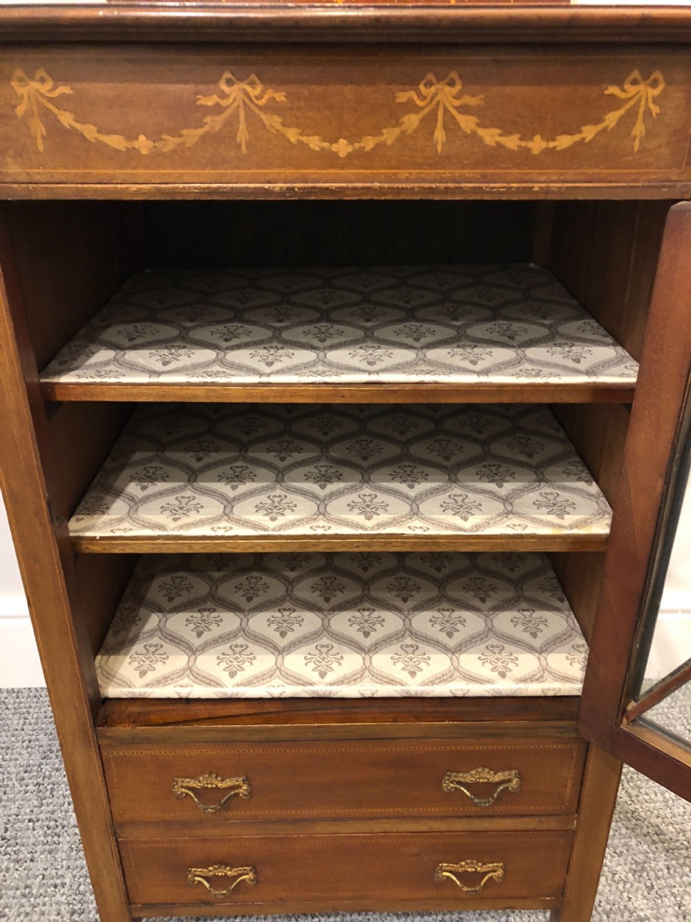 Edwardian Inlaid Mahogany Music Cabinet  View XII