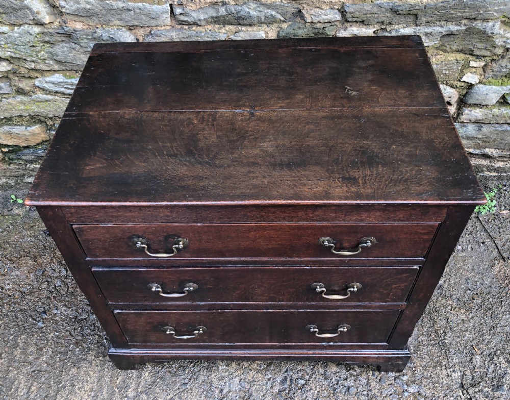 Small Antique 18th Century Oak Chest of Drawers View VII