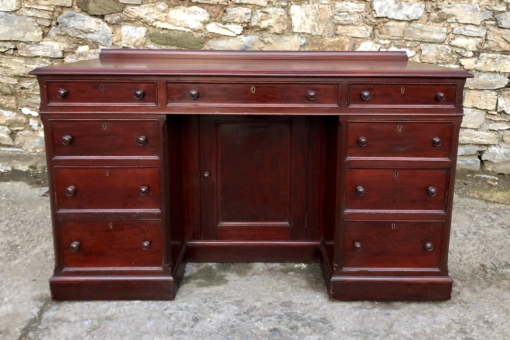 Victorian Mahogany Kneehole Desk 
