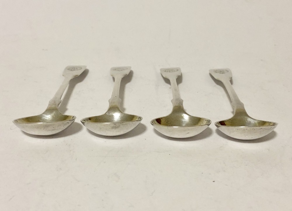 Set of 4 Matching Antique Solid Silver Salt Spoons 1840 View III