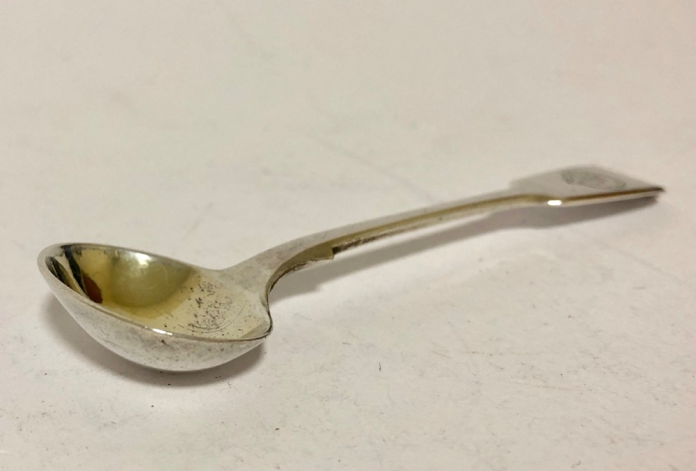 Set of 4 Matching Antique Solid Silver Salt Spoons 1840 View VI